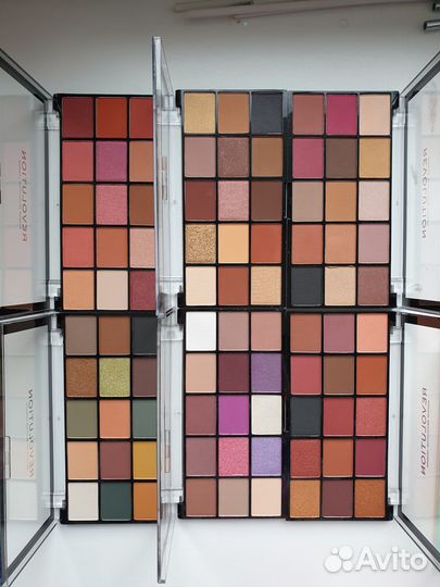 Палетка теней revolution