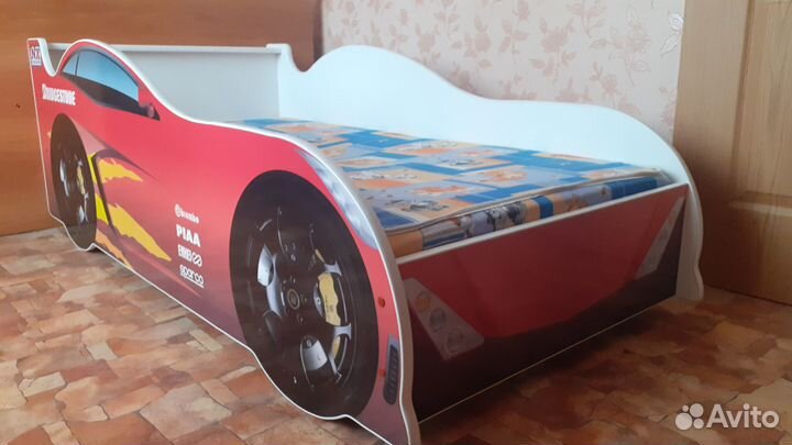 Детская кровать машина бу с матрасом