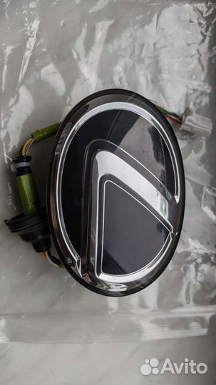 Эмблема багажника Lexus RX с датчиком открытия