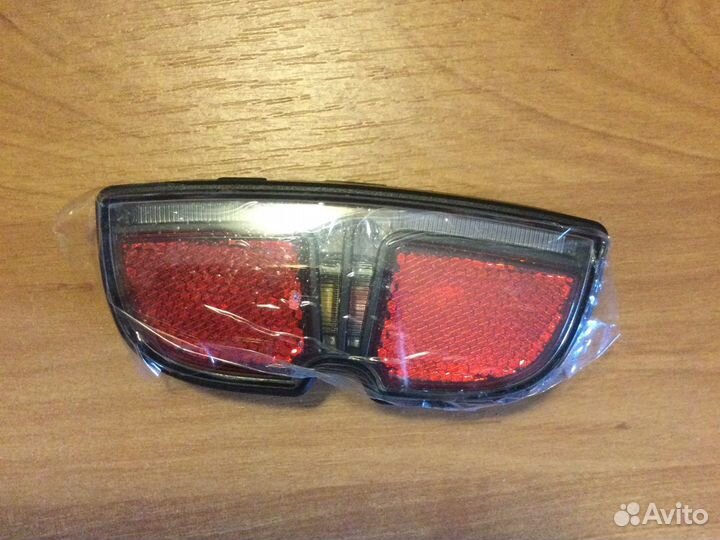 Фара задняя для велосипеда под багажник с катафото