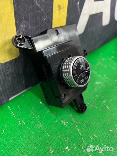 Блок управления климат-контролем Kia Sorento 4