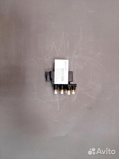 Блок клапанов Volkswagen Touareg lll CR новый