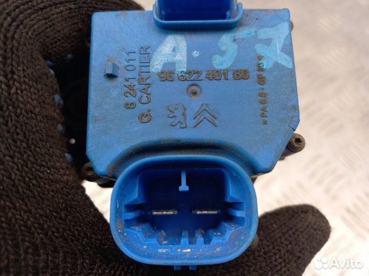 Резистор вентилятора охлаждения Peugeot 3008 1.6