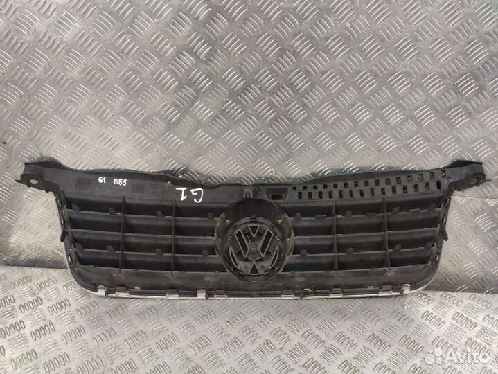 Решетка радиатора Volkswagen Passat B5 2.3 3b08536