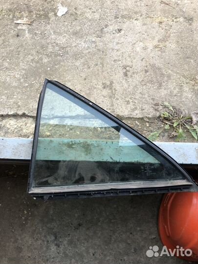 Toyota camry 40 стекло задней левой двери