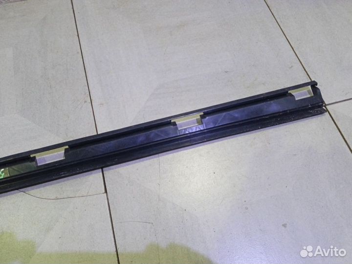 Кронштейн накладки порога