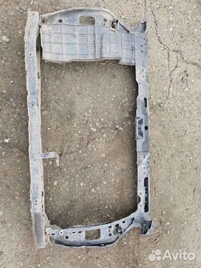 Рамка радиатора hyundai solaris 2014