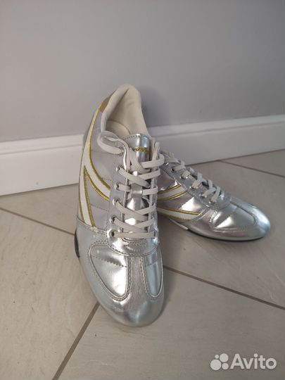 Кроссовки женские 38 размер