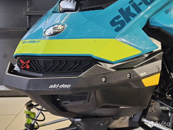 BRP Ski-Doo Summit X 154 850 E-TEC shot 2020