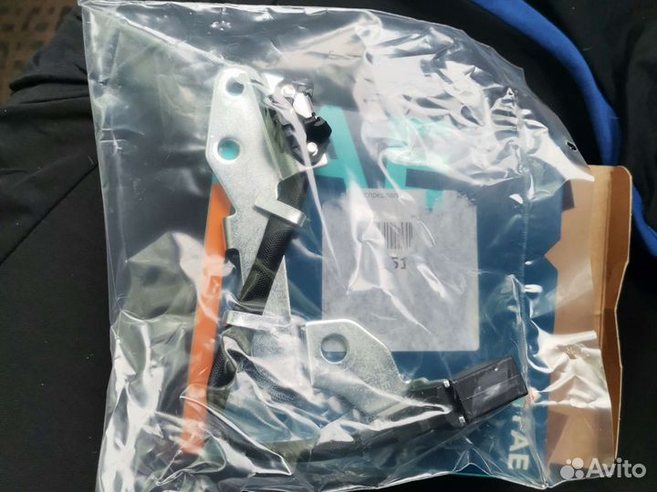 Датчик распредвала гольф 4