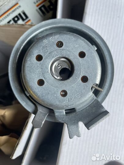 Ролик натяжитель ремня грм шкода, фольксваген