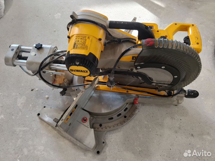Торцовочная пила dewalt dws 780