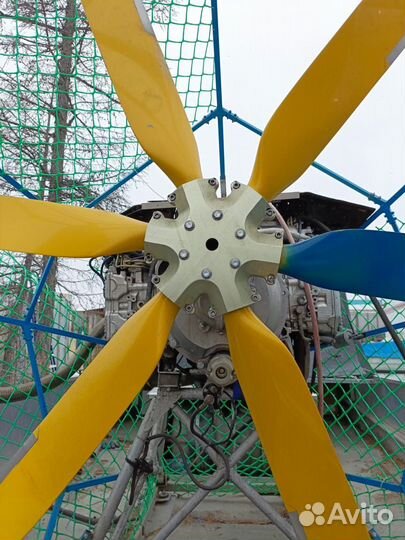 Лодка моторная