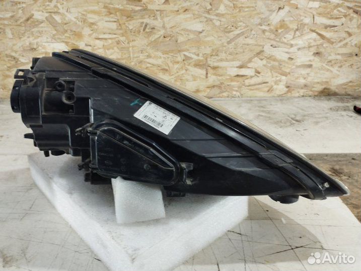 Фара ксеноновая левая Porsche Cayenne 958