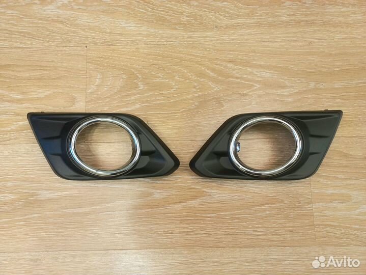 Оправа туманки новая Nissan X-Trail 2014-2017