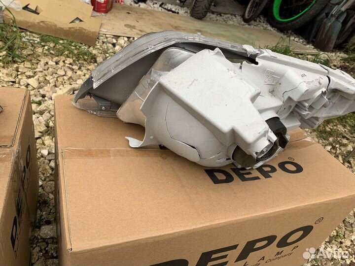 Фара suzuki grand vitara 3d