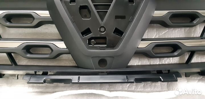 Решётка рад-ра 623105801R/623104654R Duster 2021