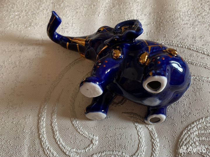 Форфоровая статуэтка синий слон