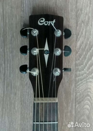 Гитара электроакустическая