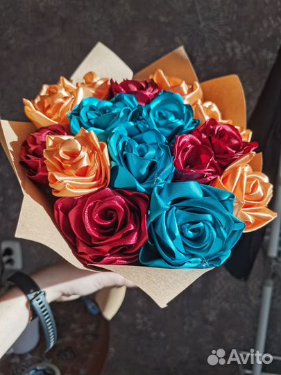 Делаю розы из атласных лент