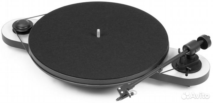 Проигрыватель винила Pro-Ject Elemental