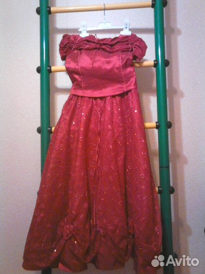 Нарядное платье