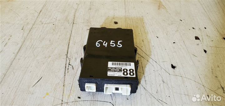 Блок электронный Toyota Land Cruiser 200 4.5