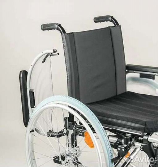 Кресло-коляска для инвалидов комнатная