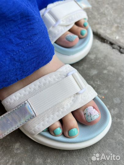 Маникюр и педикюр, мкрн Парковый