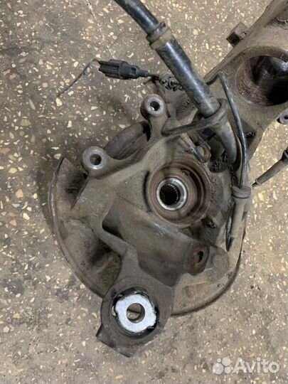 Кулак задний левый LR Freelander 2 Land Rover Fre