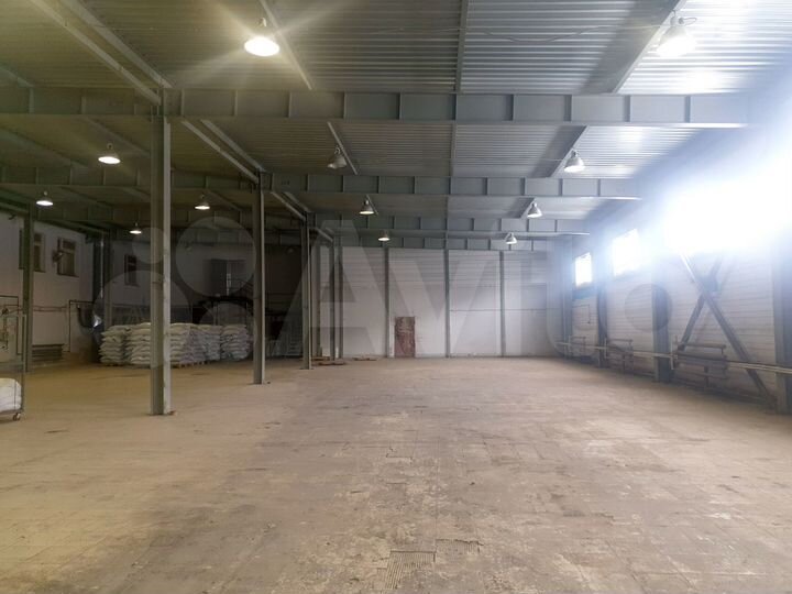 Здание, 5240 м²