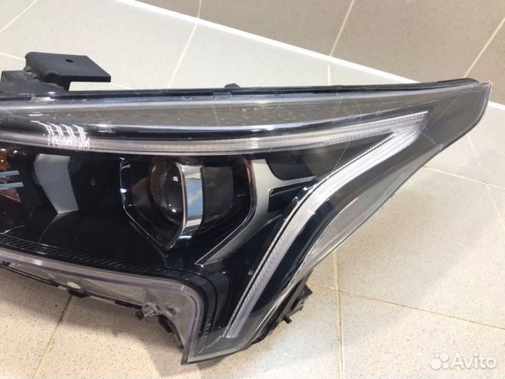 Фара левая Kia Rio 4