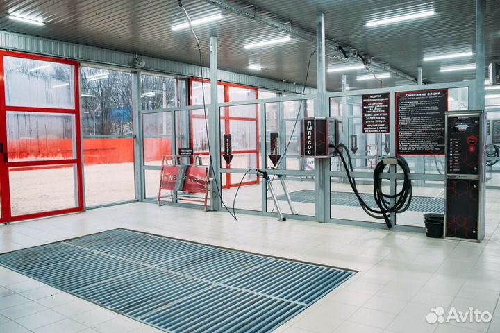 Теплая мойка самообслуживания на 6 боксов под ключ