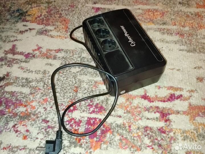 Бесперебойник Cyber power BU600E