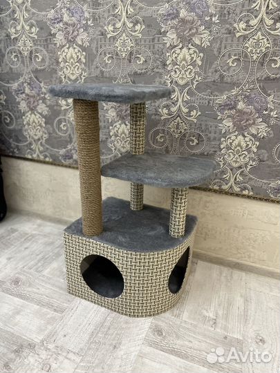 Когтеточка с домиком для кошки