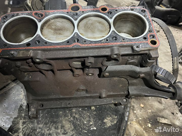Двигатель Audi 80 B4 ADA 2.0 блок с поршнями