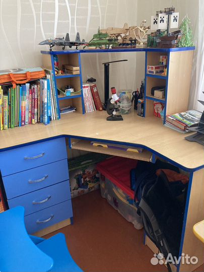 Компьютерный стол