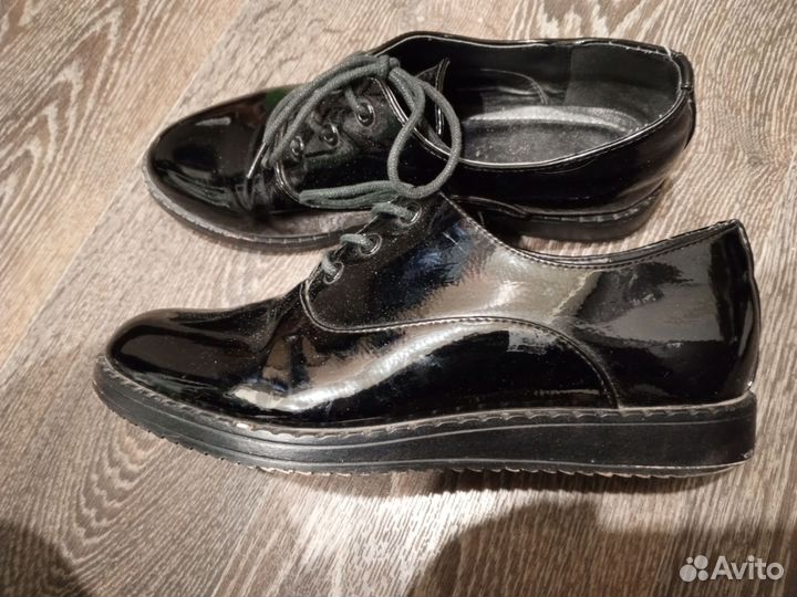 Полуботинки туфли на шнурках лак 39