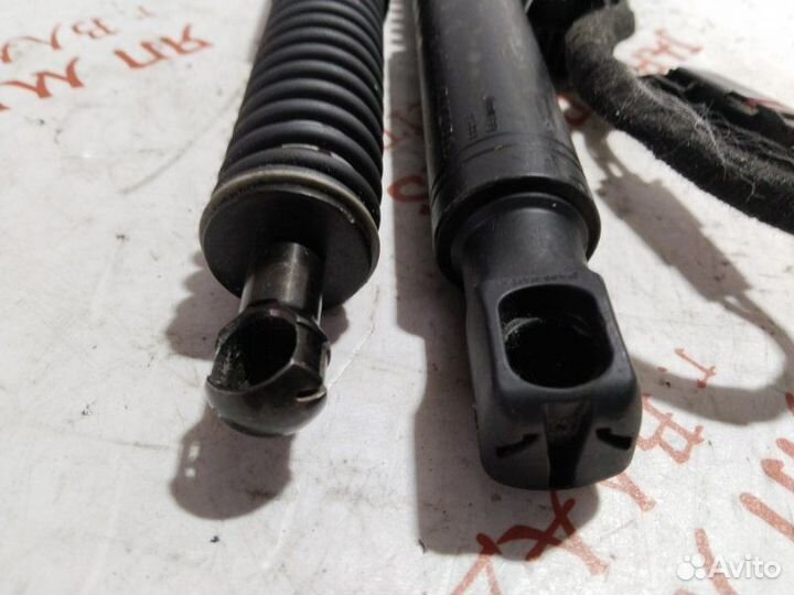 Механизм открытия крышки багажника Volvo V70