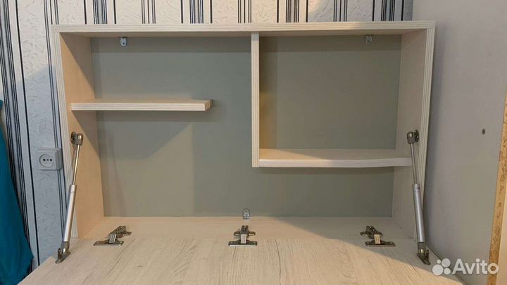 Стол письменный подвесной