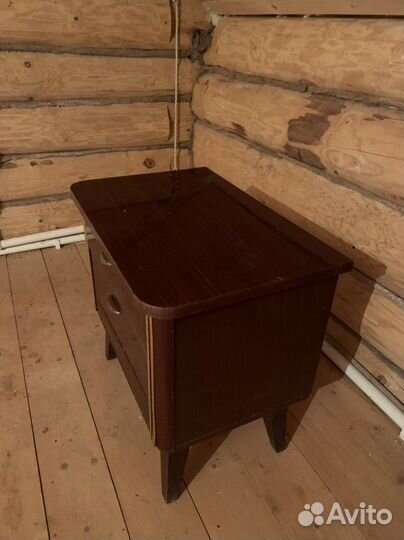 Тумба прикроватная