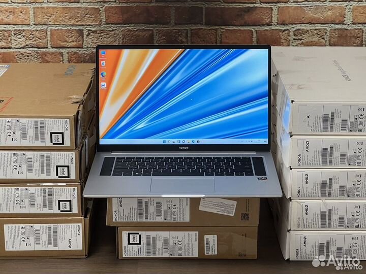 Ноутбуки новые и с витрин, гарантия, доставка