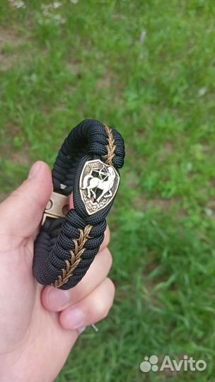 Браслет из паракорда