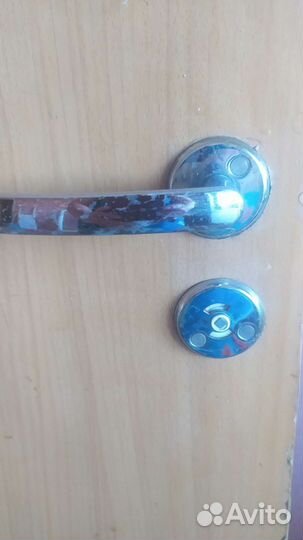 Двери б/у в хорошем состоянии на туалет и ванную