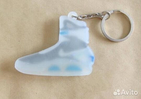 Nike Назад в Будущее брелок