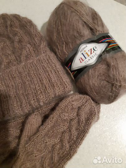 Шапка и варежки комплект