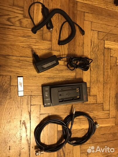 Спутниковый GPS приемник Leica SR20