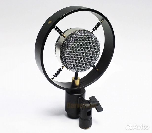 Ретро-микрофон на стойке