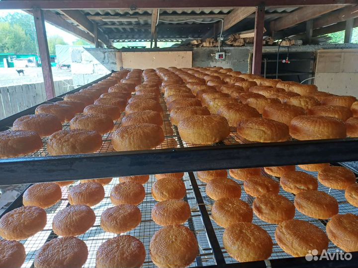 Сыр Адыгейский белый и копченый