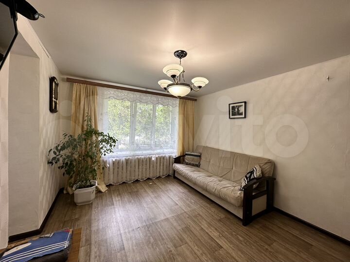 2-к. квартира, 38 м², 1/9 эт.